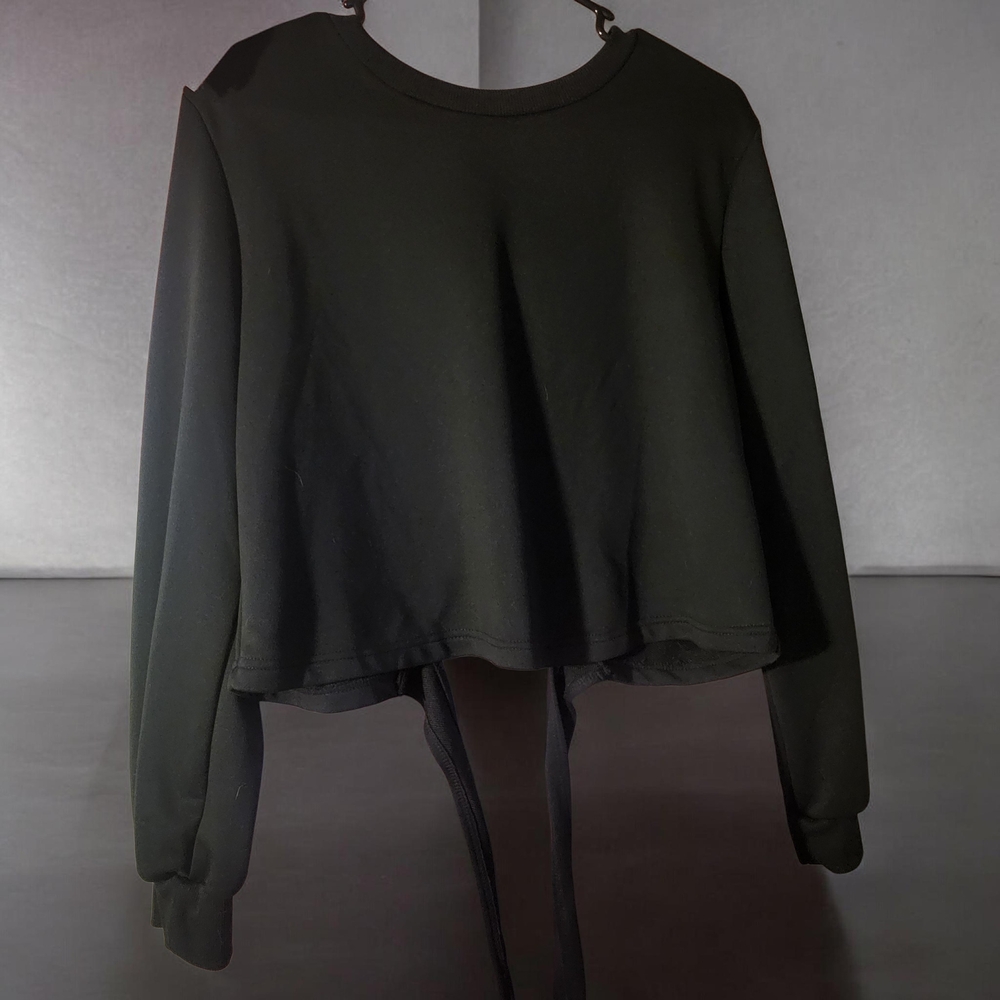 SHEIN Black Cropped Sweatshirt with Tie Detail
